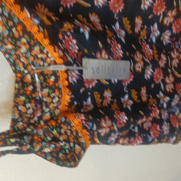 Solitaire Ravikhosla Floral tunic tank top Shoulder ties nwt - Picture 3 of 5